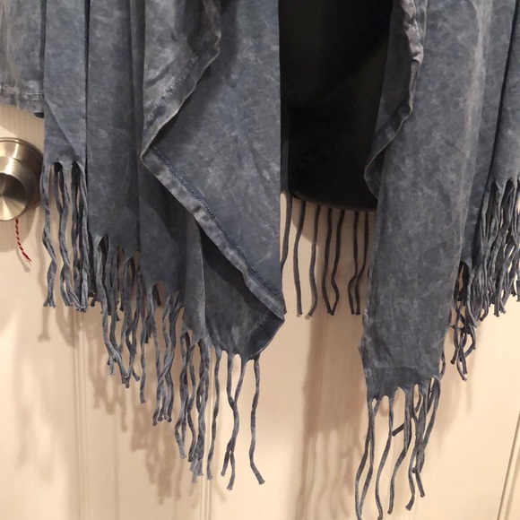 Vocal cardigan/wrap - Picture 2 of 6